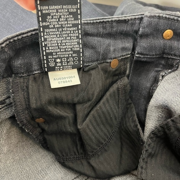 7 for all Mankind The Skinny Distressed Jeans Womens Waist Size 23 Dark Denim - Picture 9 of 13